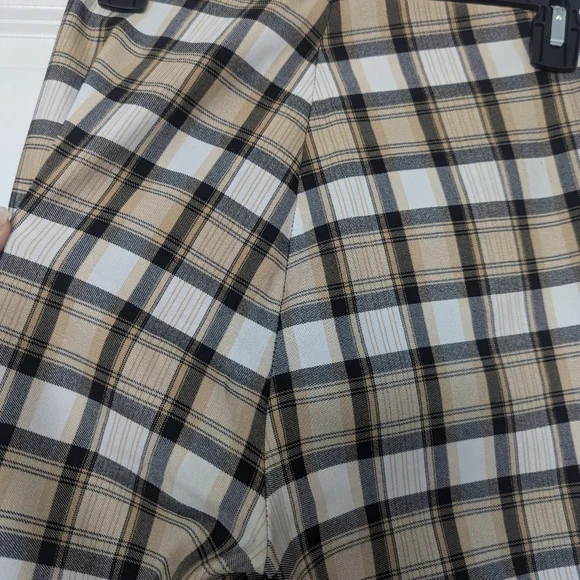 Plaid Women's Cropped Flare Pants! - Picture 11 of 14